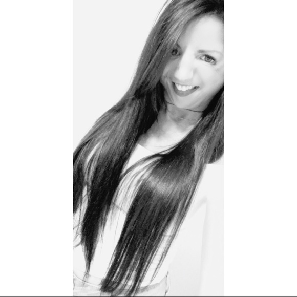 Meet your Posher, Stephanie - Picture 1 of 1